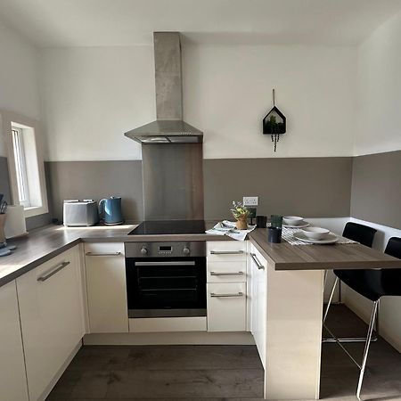 Glasgow Modern Style Home , Separate Entrance Екстер'єр фото