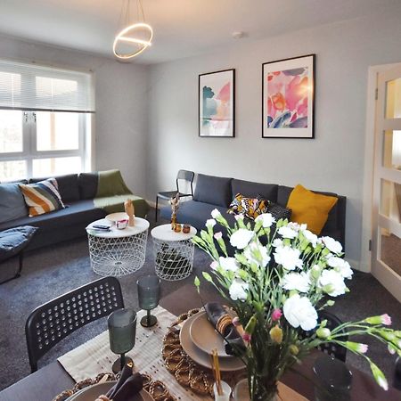 Glasgow Modern Style Home , Separate Entrance Екстер'єр фото