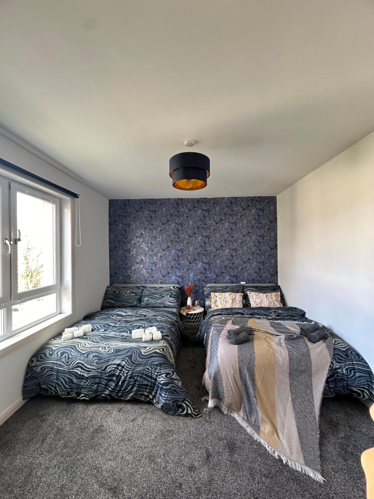Glasgow Modern Style Home , Separate Entrance Екстер'єр фото