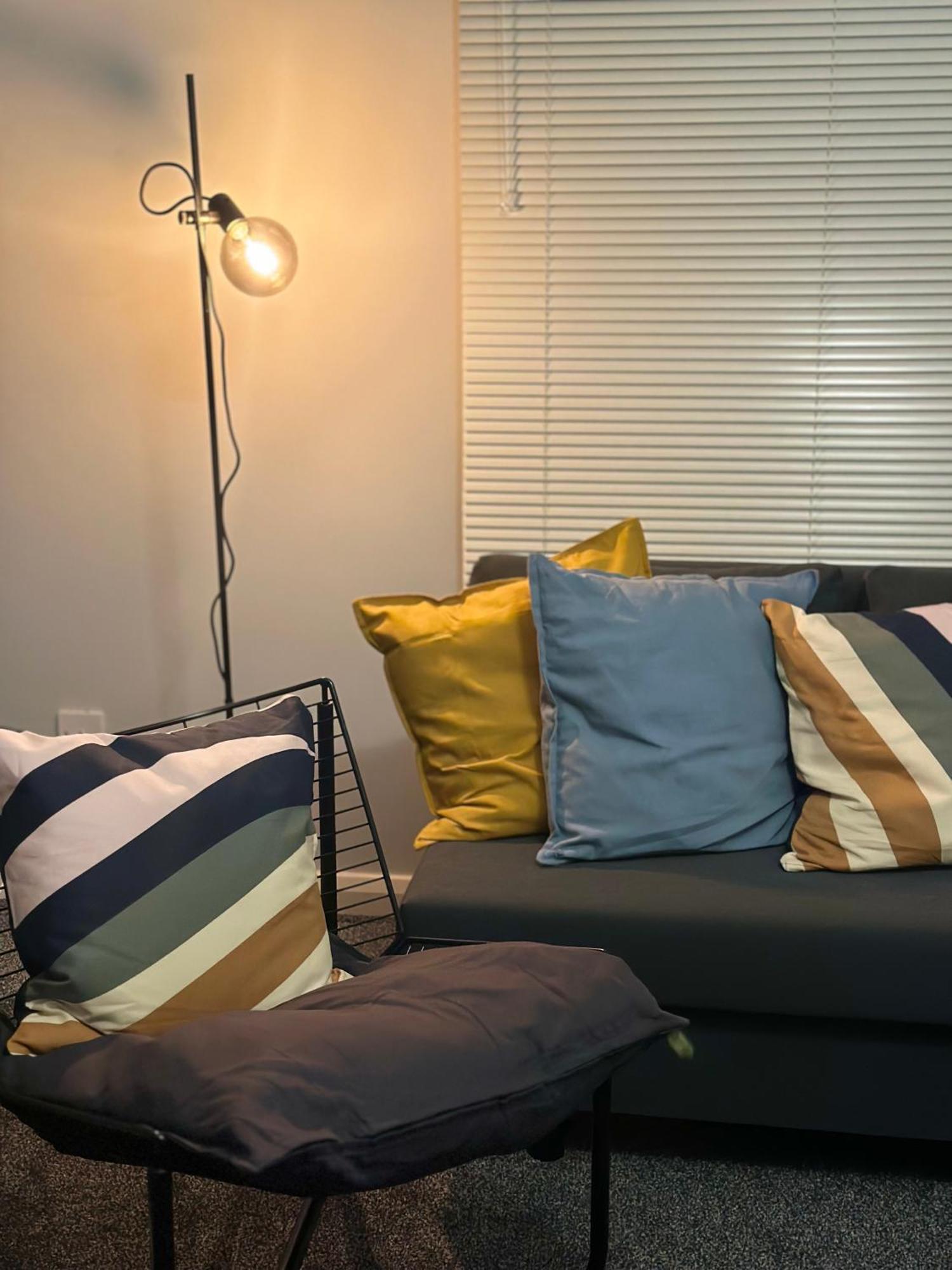 Glasgow Modern Style Home , Separate Entrance Екстер'єр фото