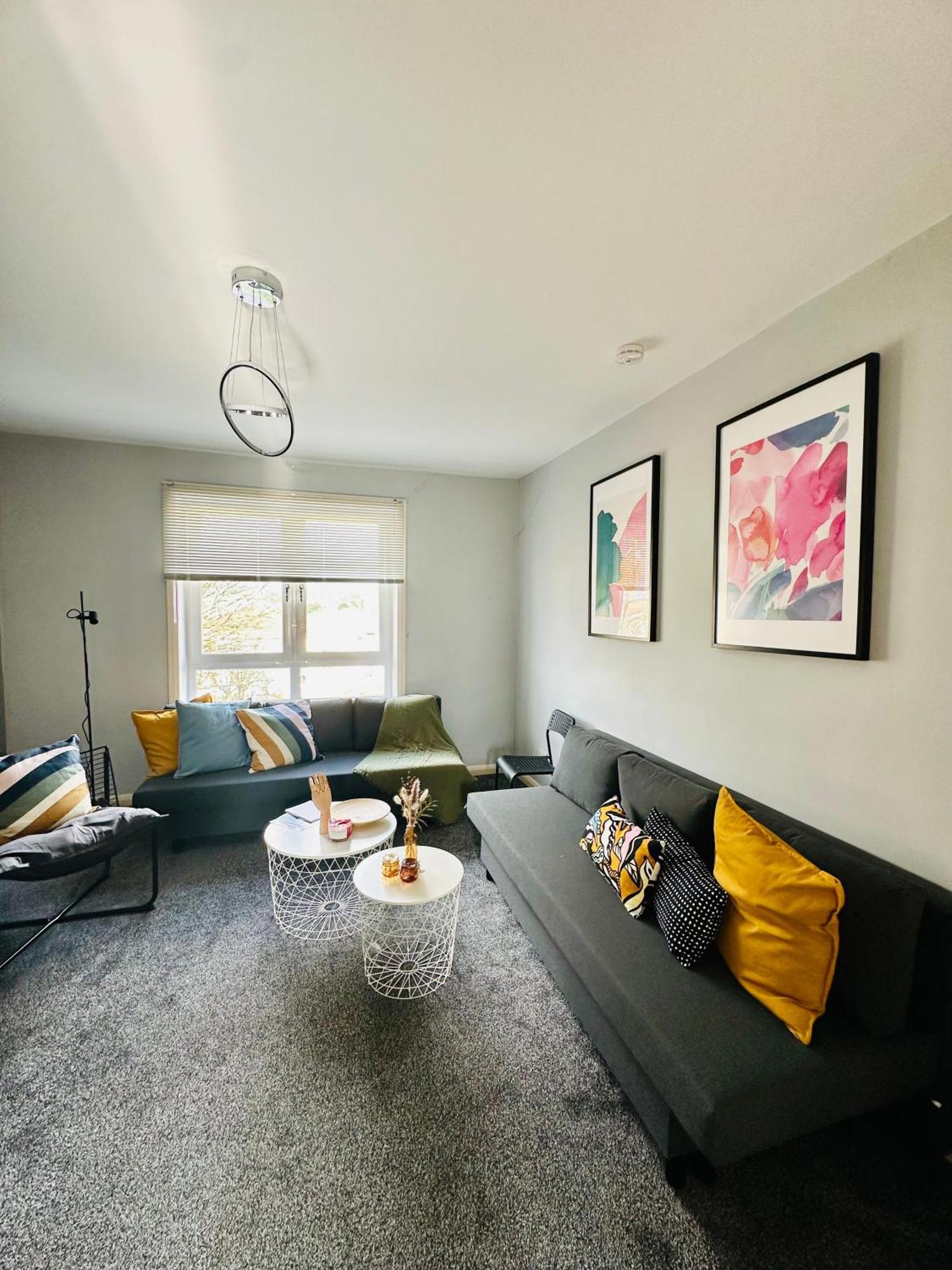 Glasgow Modern Style Home , Separate Entrance Екстер'єр фото