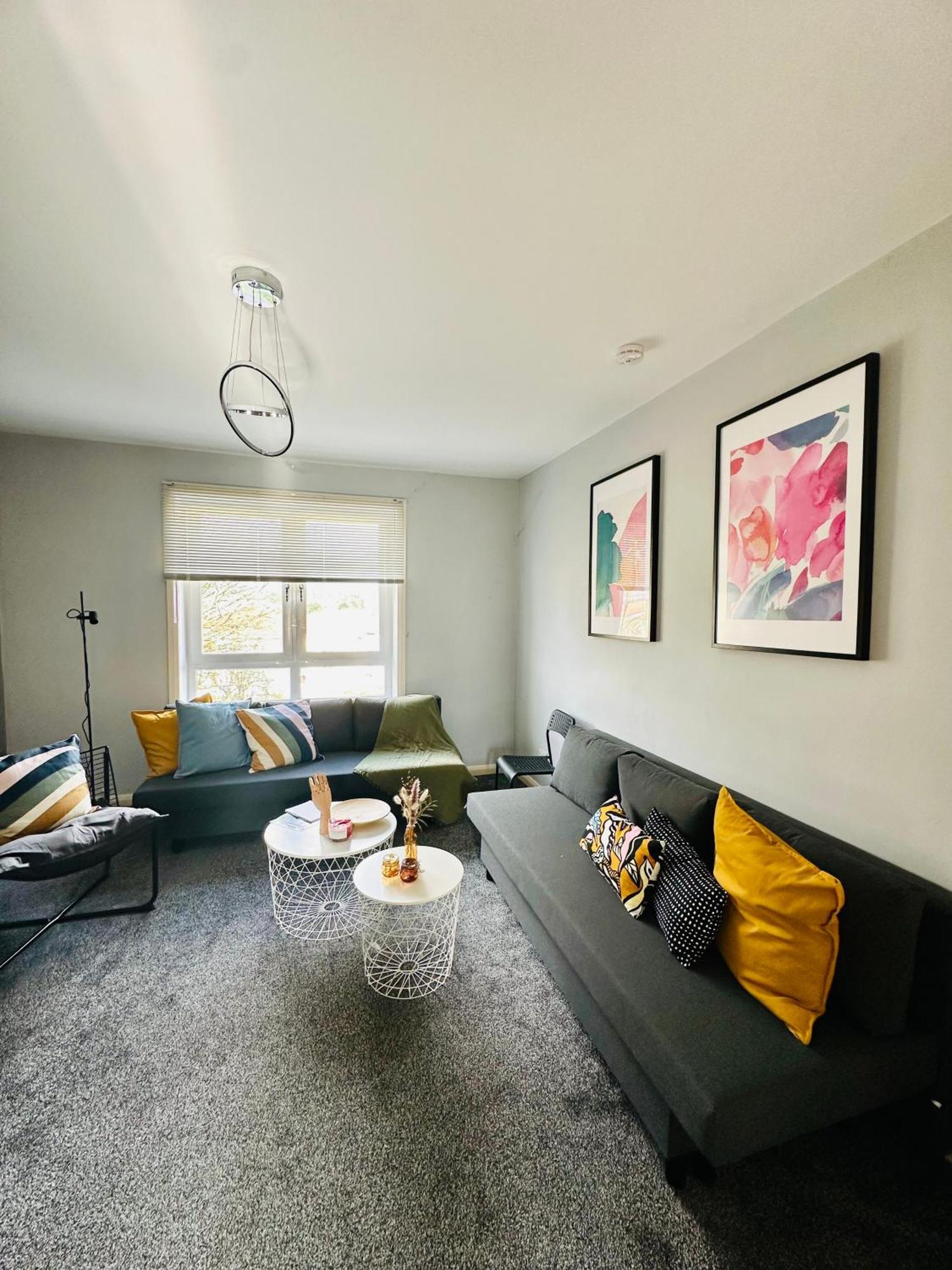 Glasgow Modern Style Home , Separate Entrance Екстер'єр фото